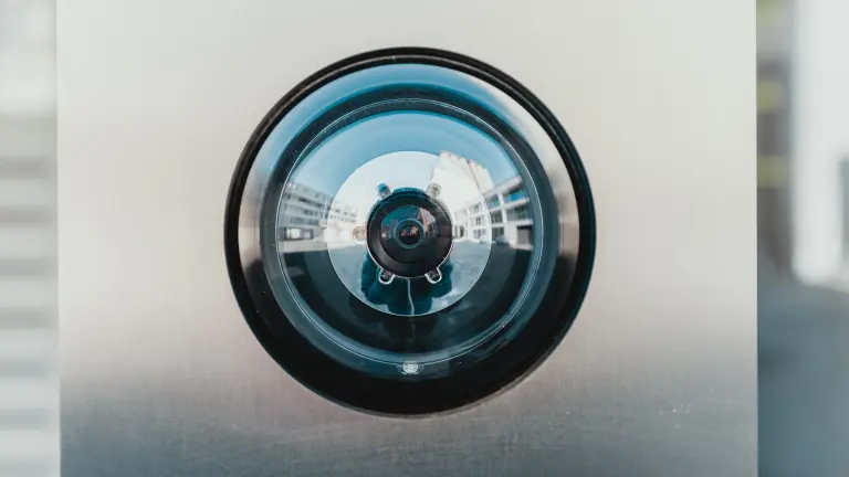 Kamera einer smarten Türklingel